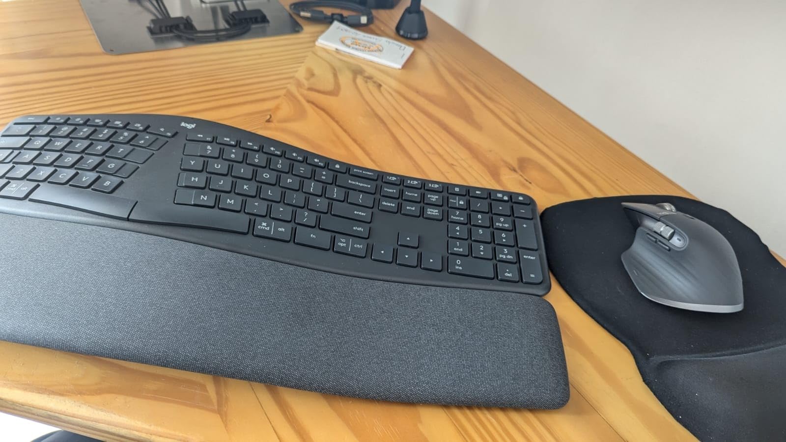 Logitech MX Master 3S Performance Wireless Mouse - Graphite With Bolt Reciever - Customer Photo 3