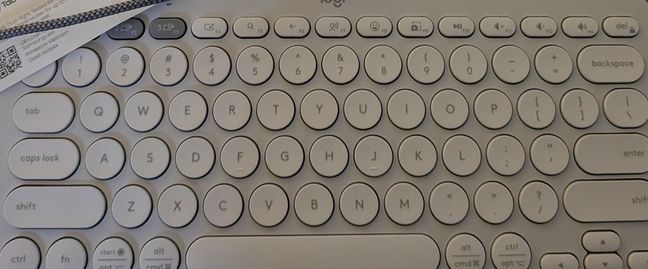 Logitech Pebble Keys 2 K380s, Multi-Device Bluetooth Wireless Keyboard with Customizable Shortcuts, Slim and Portable, Easy-Switch for Windows, macOS, iPadOS, Android, Chrome OS - Tonal Graphite - Customer Photo 1