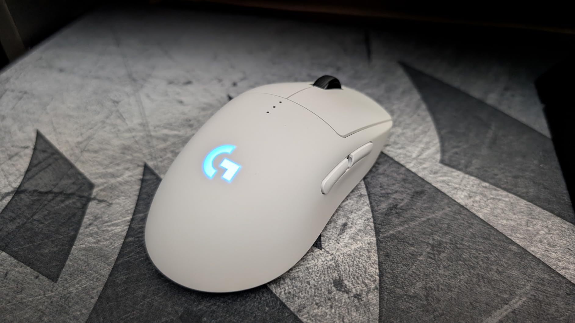 Logitech G PRO 2 Lightspeed Wireless Gaming Mouse, Right- or Left-Handed Mouse with up to 4 Customizable and Switchable Magnetic Side Buttons, 44K DPI Sensor, USB-C Charging, for PC/Mac - Black - Customer Photo 1