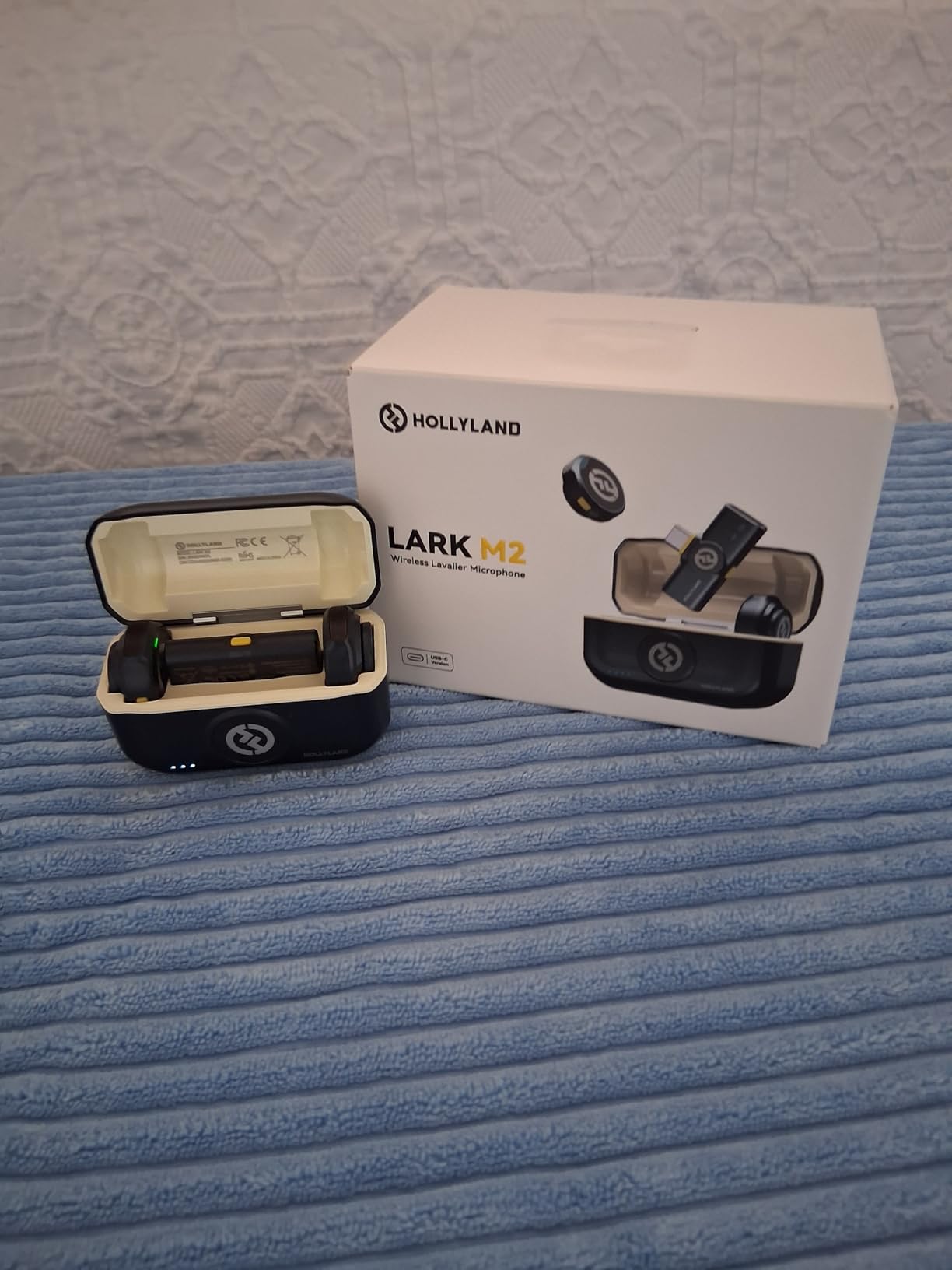 Hollyland Lark M2 Wireless Microphone for iPhone/Camera/Android/PC, 48kHz/24-bit High Fidelity Audio, 300m Range, Noise Cancelling, 40h Use, YouTube, Vlog, Streaming (2TX + 3RX + Charging Case) - Customer Photo 2
