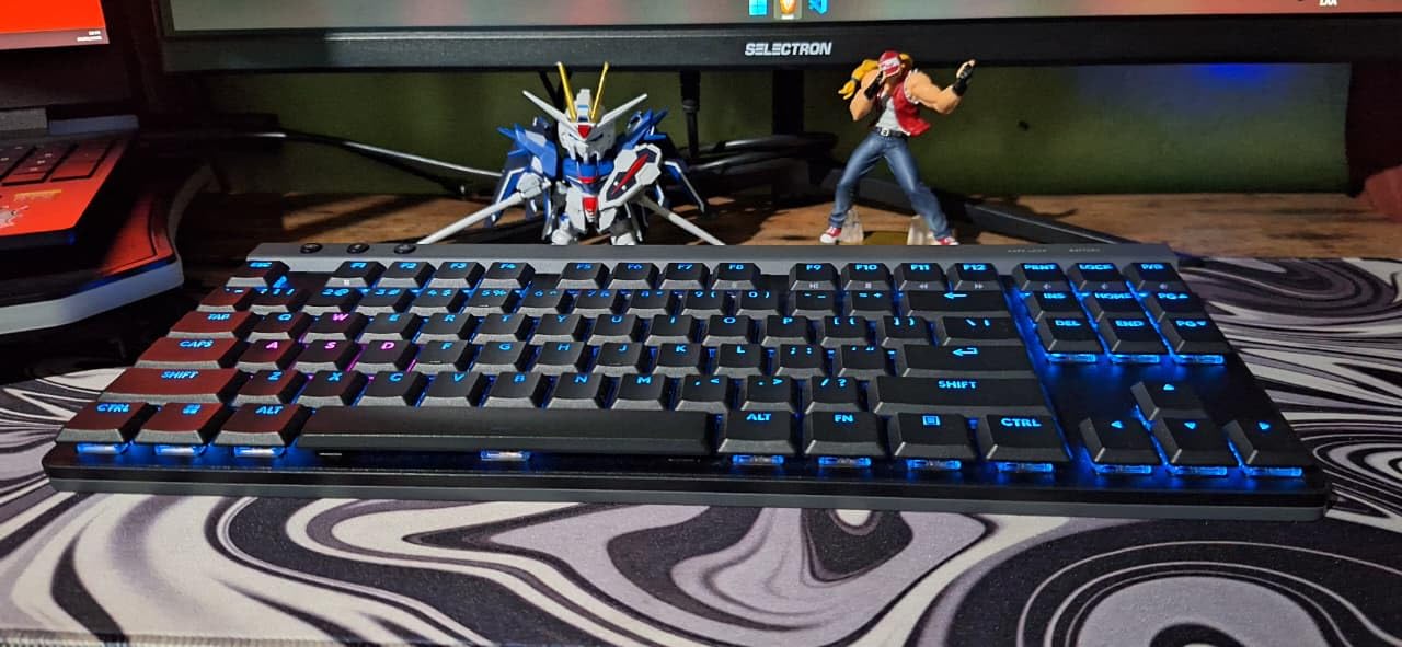 Logitech G515 Lightspeed TKL Low Profile Wireless Gaming Keyboard, LIGHTSYNC RGB, Thin Tenkeyless Design, Double-Shot PBT Keycaps, Linear (Red) Mechanical Switches - White - Customer Photo 2