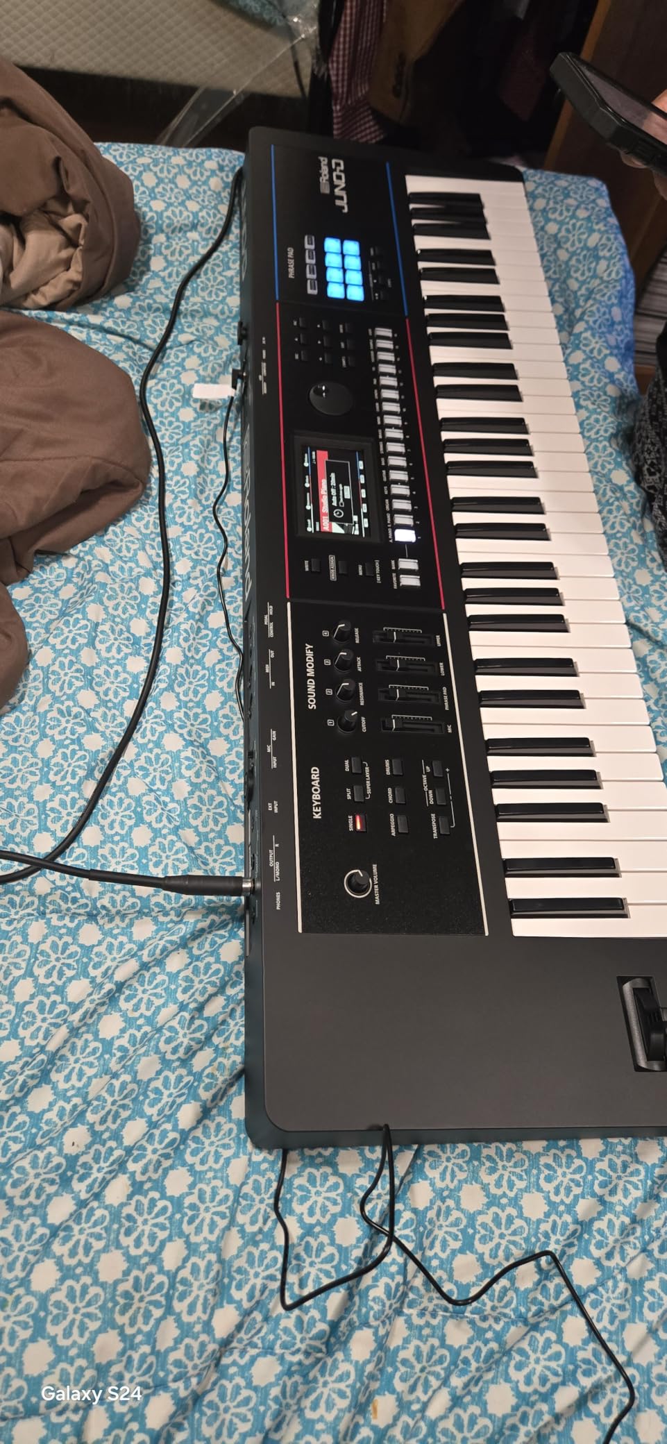 Roland JUNO-D6 Synthesizer | 61-Note Keyboard with Synth Action | ZEN-Core Engine with Over 3800 Onboard Sounds | Intuitive Creative Tools | USB-C Audio/MIDI Interface for Mobile & Computers Customer Review Roland JUNO-D6 Synthesizer | 61-Note Keyboard with Synth Action | ZEN-Core Engine with Over 3800 Onboard Sounds | Intuitive Creative Tools | USB-C Audio/MIDI Interface for Mobile & Computers - Customer Photo 1