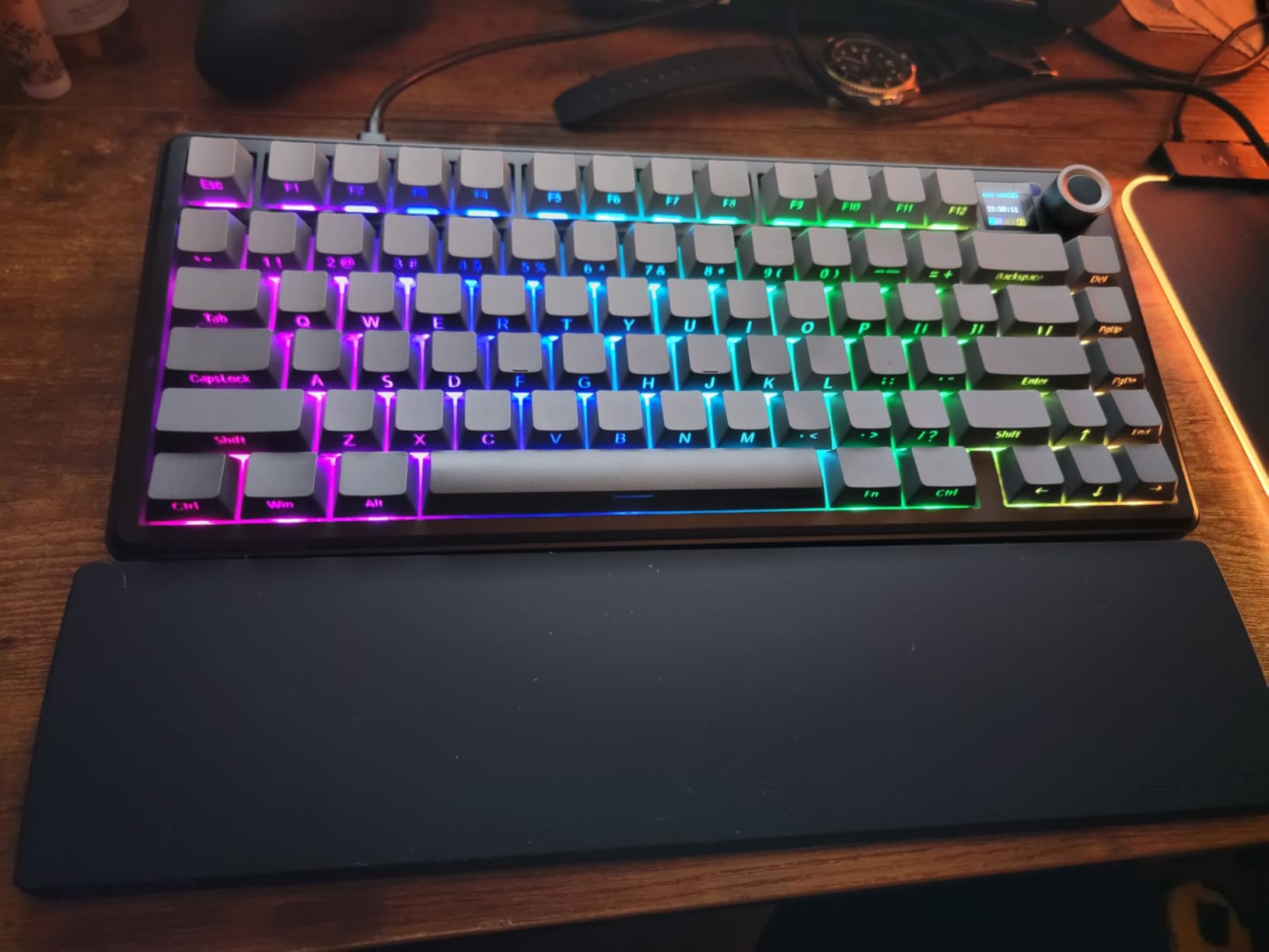 EPOMAKER X Aula F75 MAX Wireless Mechanical Keyboard with TFT Screen and Knob, Gasket Gaming Keyboard in 75% Layout, Hot Swappable, RGB Backlight, for PC/Mac/Linux (Black Gradient) - Customer Photo 1