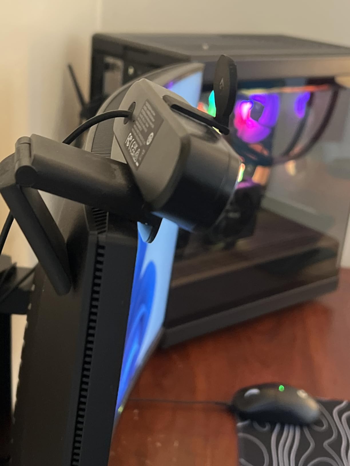 EMEET 1080P Webcam with Microphone, C960 Web Cam, 2 Mics, 90° FOV, USB Type-A & A-to-C Adapter, Plug&Play Computer Camera for Online Calling, Zoom/Teams/Facetime, Switch 2 Camera Support, 2025 Version - Customer Photo 2