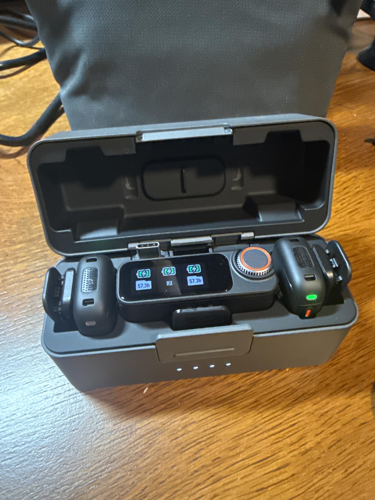 DJI Mic 3 (2 TX + 1 RX + Charging Case), Wireless Microphone for iPhone/Camera/Android, Ultralight, Adaptive Gain Control for Balanced Volume, Dual Band Anti-Interference, 28hrs Use, Vlog - Customer Photo 1