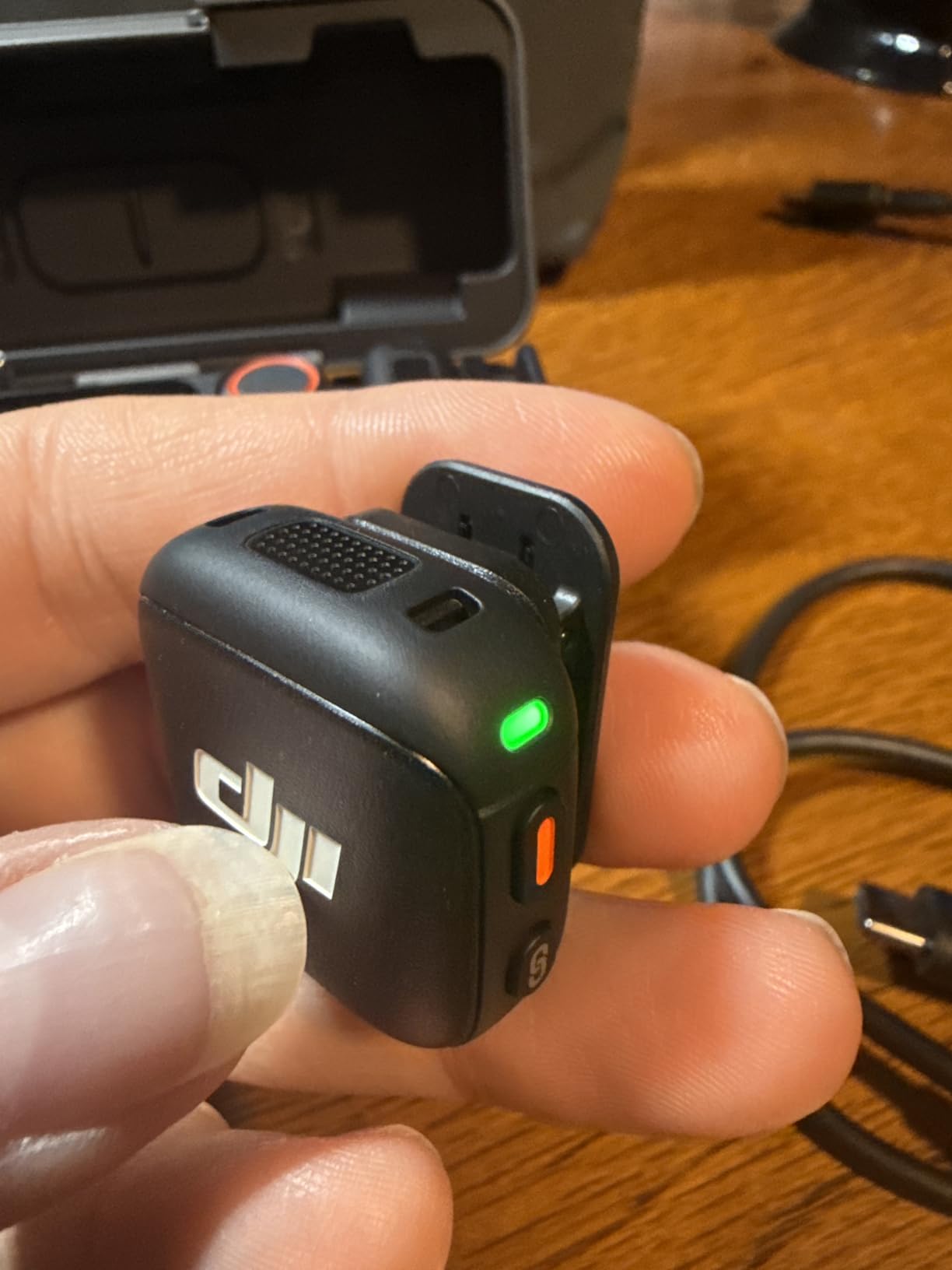 DJI Mic 3 (2 TX + 1 RX + Charging Case), Wireless Microphone for iPhone/Camera/Android, Ultralight, Adaptive Gain Control for Balanced Volume, Dual Band Anti-Interference, 28hrs Use, Vlog - Customer Photo 2