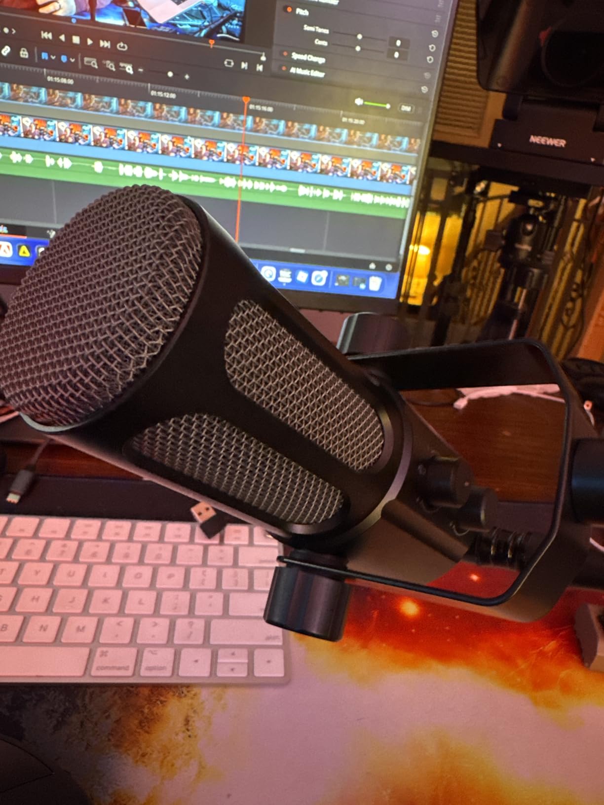 FIFINE Podcast Microphone, USB/XLR Vocal Dynamic Microphone for Streaming, Recording, Broadcast, Content Creator, Studio Microphone for PC with Mute Button, Headphone Monitoring-AmpliTank TANK6 - Customer Photo 2