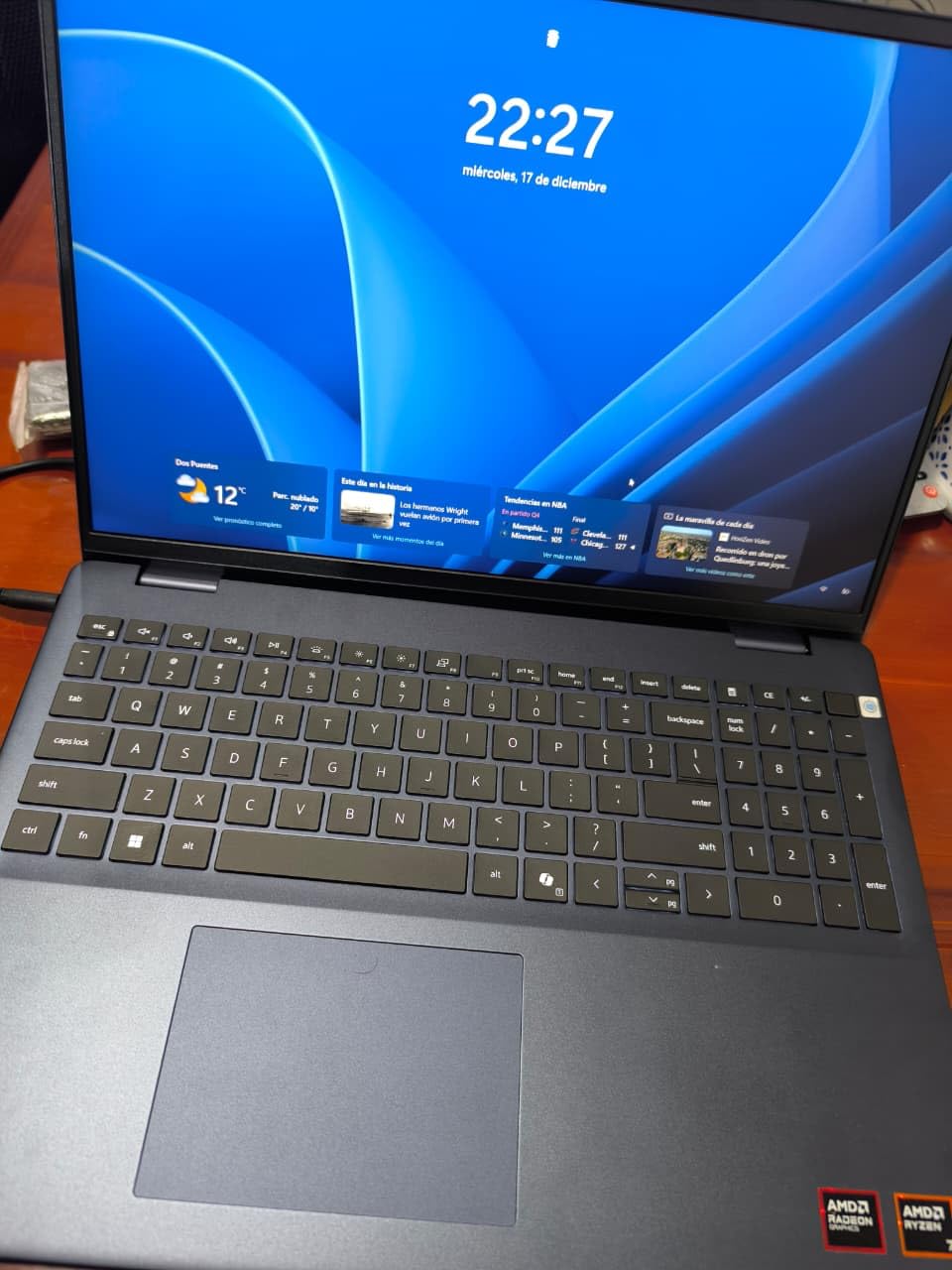 Dell 16 Laptop DC16256-16.0-inch 16:10 FHD+ Anti-Glare Non-Touch Display, AMD Ryzen 7 250, AMD Radeon Graphics, 16GB Memory, 1TB SSD, Backlit Keyboard with Fingerprint Reader, Windows 11 Home - Customer Photo 2