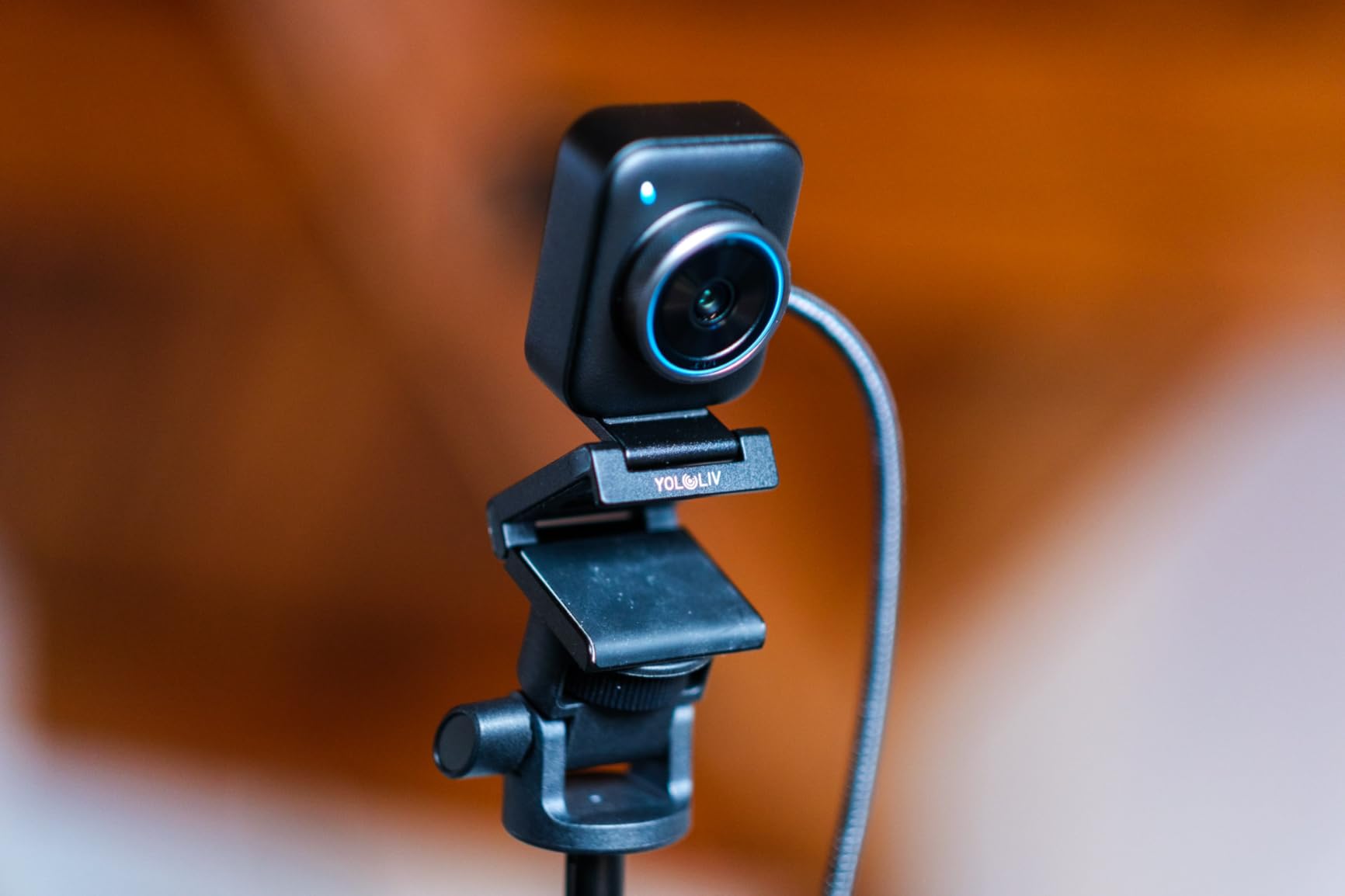 YOLOLIV YoloCam S3-4K Streaming Webcam, DSLR-Like Control, Cinematic Effects, 4X Zoom, HDR, Uncompressed Video, Optimized PD AutoFocus | USB-C for PC & Mac - Customer Photo 2