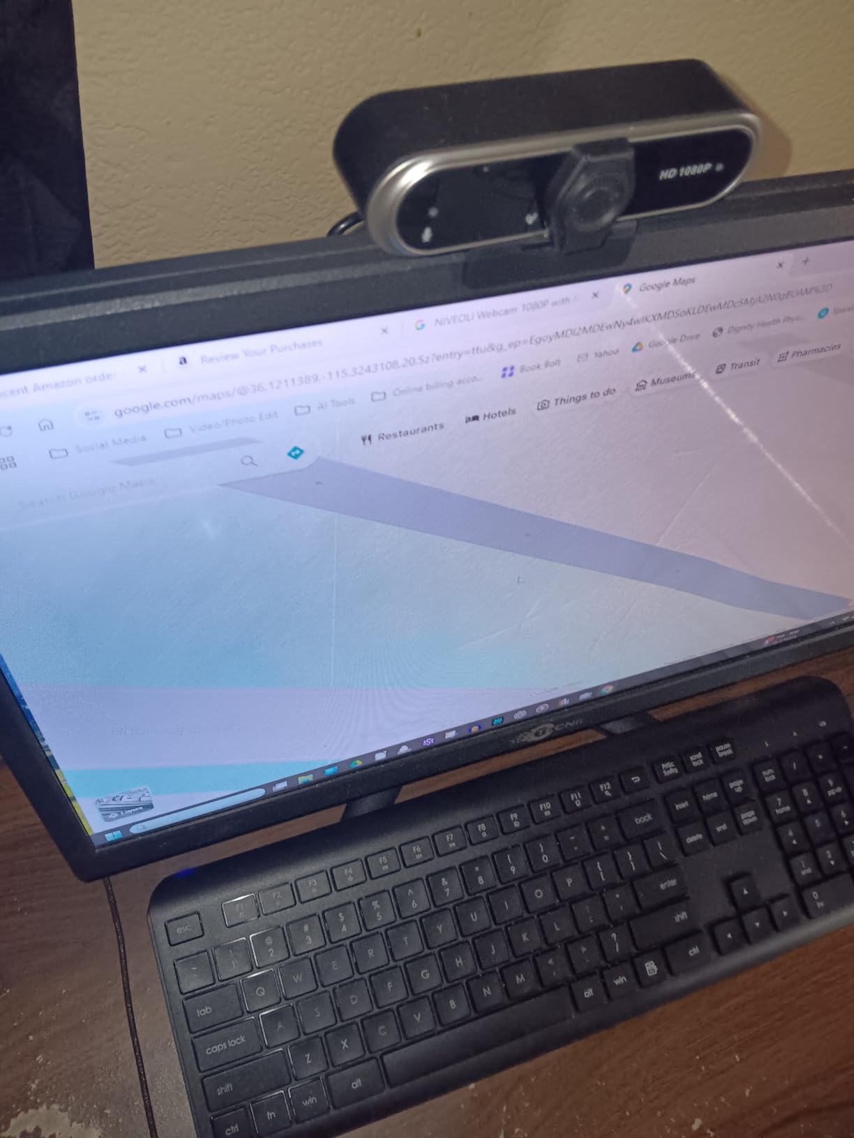NIVEOLI Webcam 1080P with Microphone & Privacy Cover for PC/Laptop, USB Computer Camera Plug & Play with Auto Light Correction for Video Calls, Live Streaming Gaming & Online Meetings - Customer Photo 1