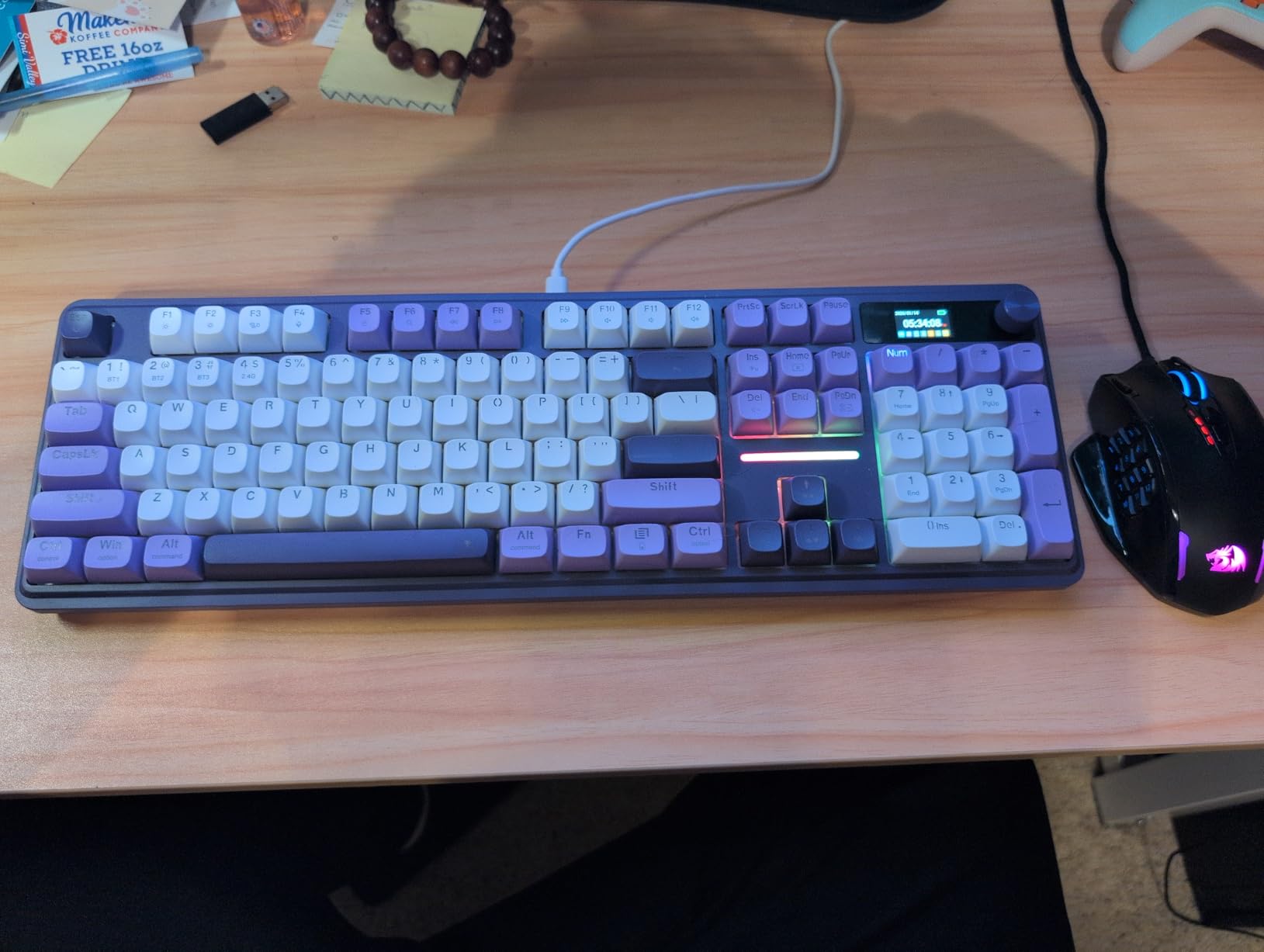 Redragon K762 Wireless Gasket Gaming Keyboard w/Hype Screen & Knob, 104 Keys Mechanical Keyboard, Easy-Control 1.14’’ TFT Info Display, 5-Layer Noise Dampening, Round PBT Keycaps, Mint Mambo Switch Customer Review Redragon K762 Wireless Gasket Gaming Keyboard w/Hype Screen & Knob, 104 Keys Mechanical Keyboard, Easy-Control 1.14’’ TFT Info Display, 5-Layer Noise Dampening, Round PBT Keycaps, Mint Mambo Switch - Customer Photo 1