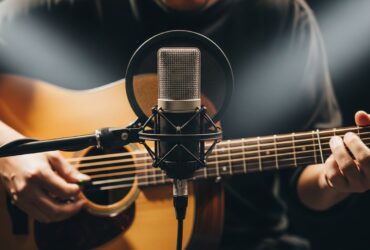 Best Microphones For Acoustic Guitar Live